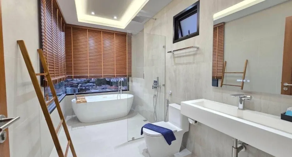 À vendre 4 chambres villa à Kathu, Phuket