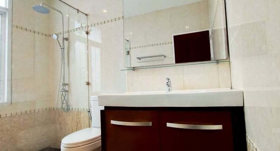 Reihenhaus zum Kauf mit 4 Zimmer in Huai Khwang, Bangkok