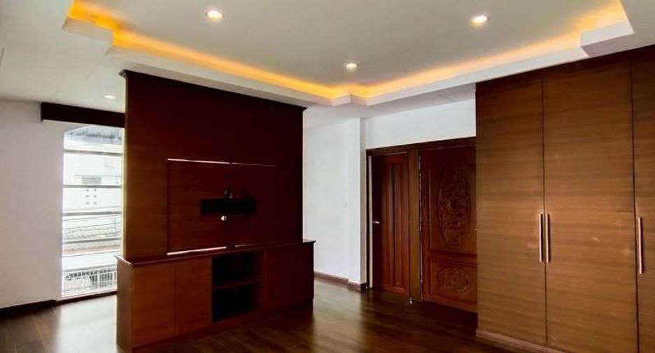 Reihenhaus zum Kauf mit 4 Zimmer in Huai Khwang, Bangkok