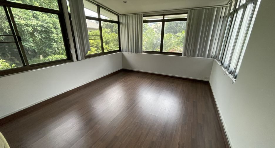 For rent 4 bedrooms house in Sathon, Bangkok