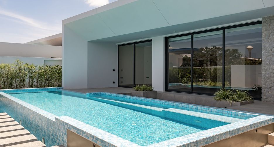 For sale 3 bedrooms villa in Thalang, Phuket