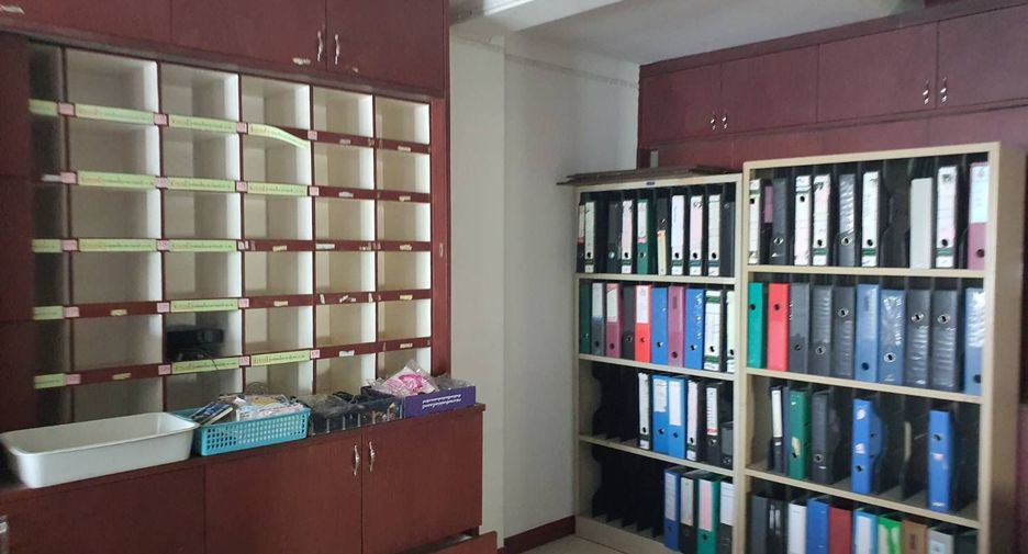 For sale 4 bedrooms retail Space in Lat Krabang, Bangkok