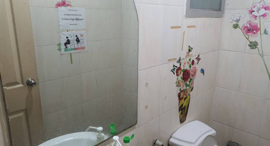 For sale 4 bedrooms retail Space in Lat Krabang, Bangkok