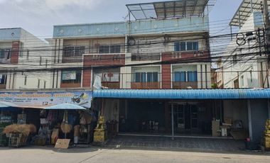 For sale 4 bedrooms retail Space in Lat Krabang, Bangkok