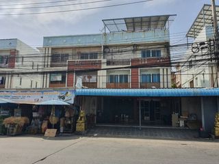 For sale 4 bedrooms retail Space in Lat Krabang, Bangkok
