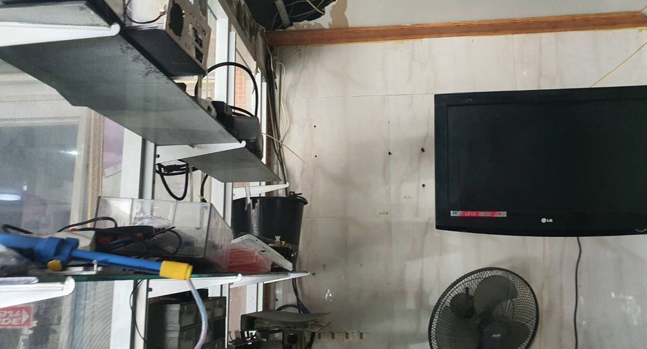 For sale 4 bedrooms retail Space in Lat Krabang, Bangkok