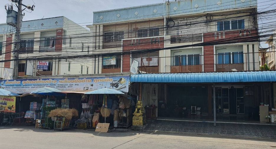 For sale 4 bedrooms retail Space in Lat Krabang, Bangkok