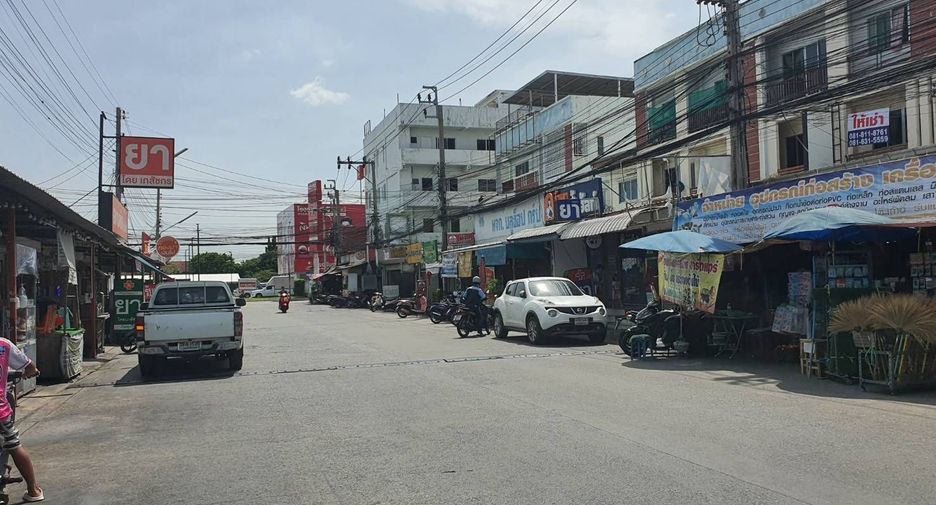 For sale 4 bedrooms retail Space in Lat Krabang, Bangkok