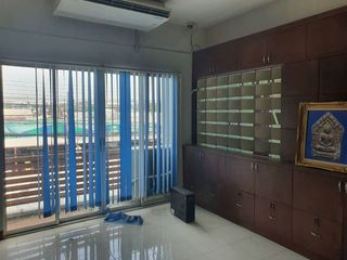 For sale 4 bedrooms retail Space in Lat Krabang, Bangkok