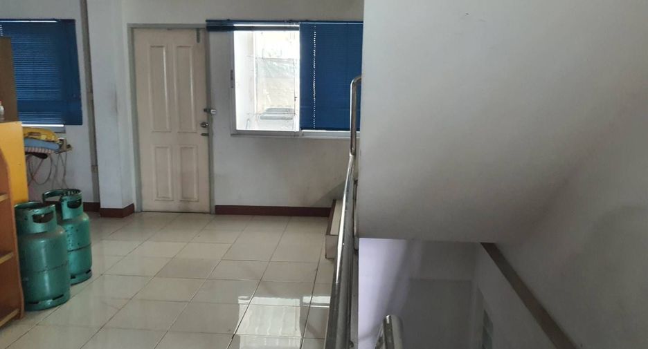 For sale 4 bedrooms retail Space in Lat Krabang, Bangkok
