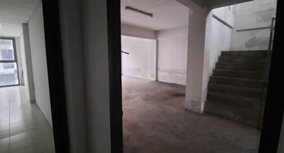 Casa adosada en alquiler de 4 habitaciones en Nong Chok, Bangkok
