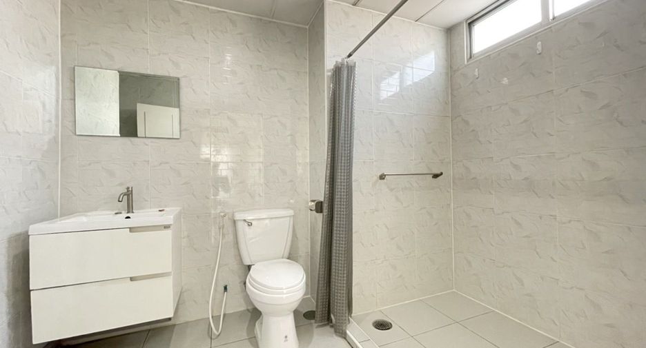 For sale and for rent 2 bedrooms condo in Watthana, Bangkok