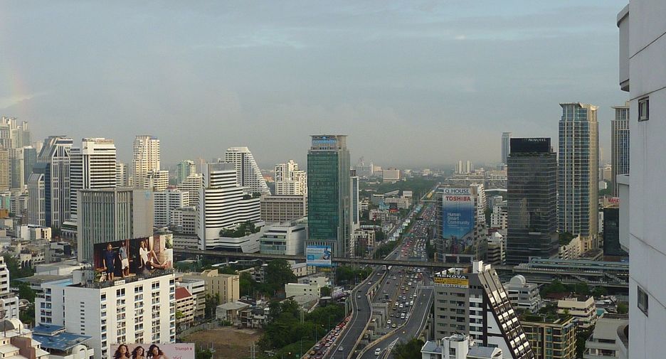 For sale and for rent 2 bedrooms condo in Watthana, Bangkok