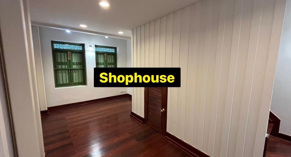 For rent 3 bedrooms retail Space in Phra Nakhon, Bangkok