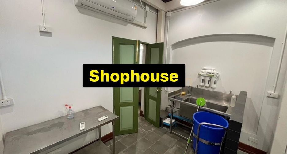 For rent 3 bedrooms retail Space in Phra Nakhon, Bangkok