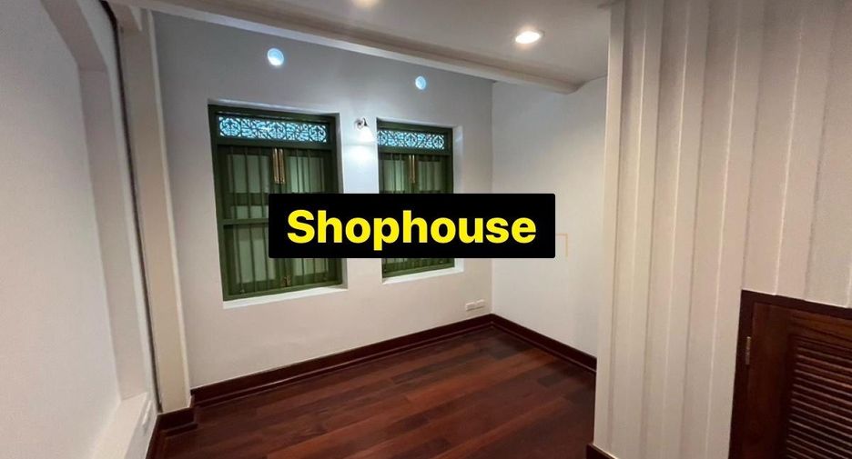 For rent 3 bedrooms retail Space in Phra Nakhon, Bangkok