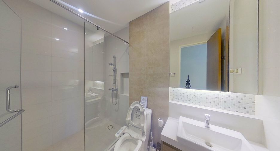 For rent 2 bedrooms condo in Khlong Toei, Bangkok