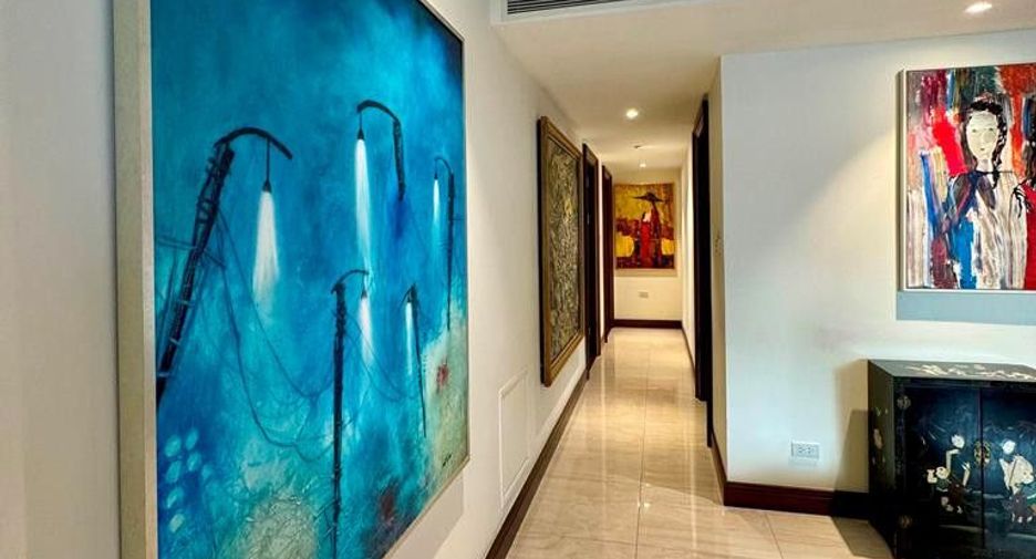 For rent 3 bedrooms condo in Pathum Wan, Bangkok