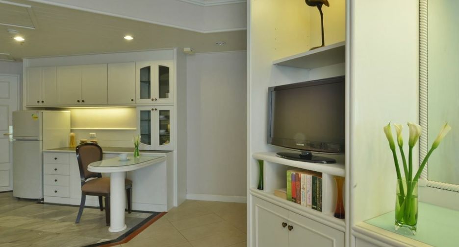 For rent 1 bed apartment in Pathum Wan, Bangkok