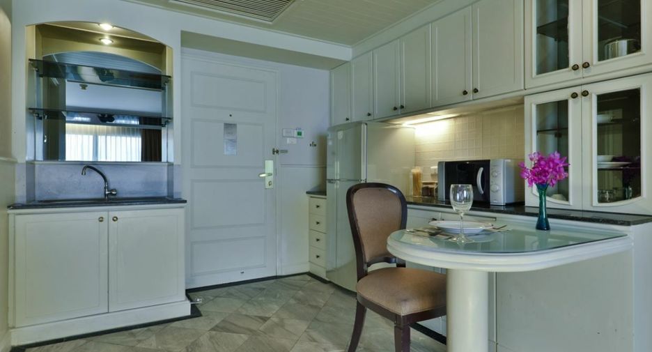 For rent 1 bed apartment in Pathum Wan, Bangkok
