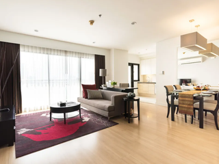À louer 2 chambres appartement à Sathon, Bangkok