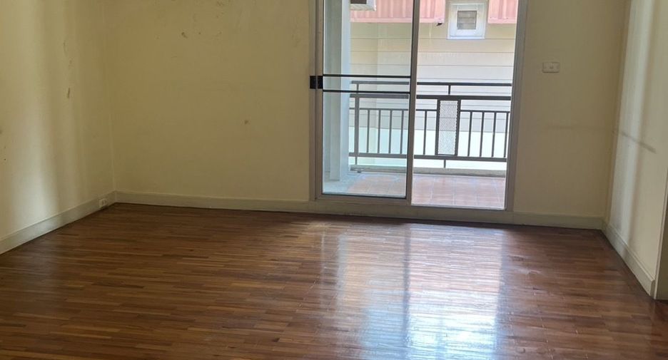 For sale 9 bedrooms condo in Dusit, Bangkok