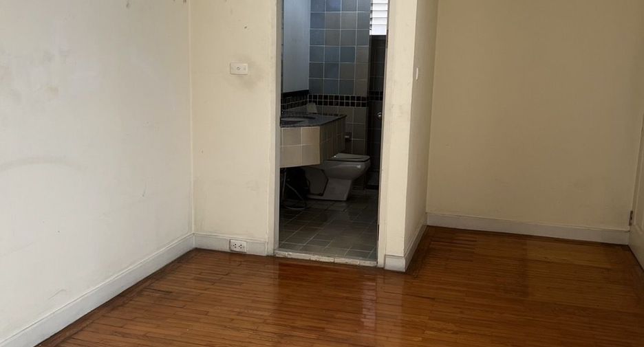 For sale 9 bedrooms condo in Dusit, Bangkok