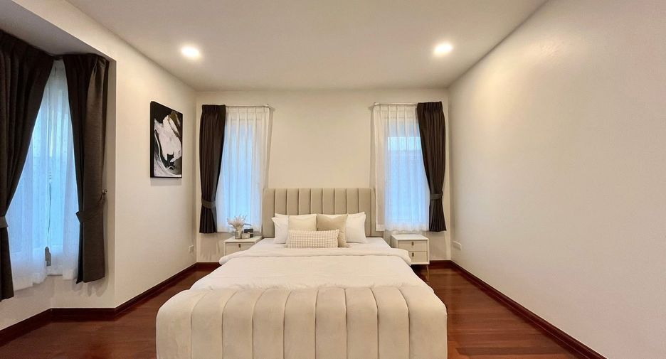 À louer 5 chambres maison à Huai Khwang, Bangkok