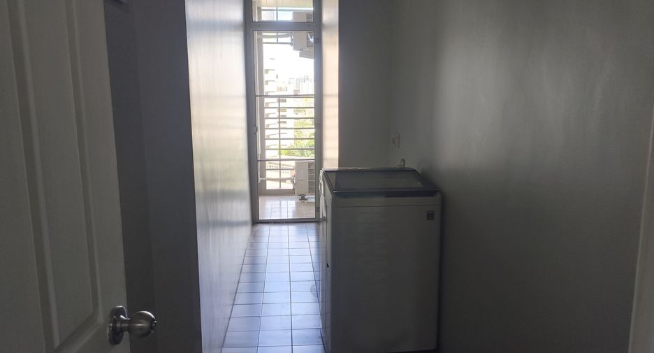 Продажа 2 спальни кондо в Хуаи Кхщанг, Бангкок