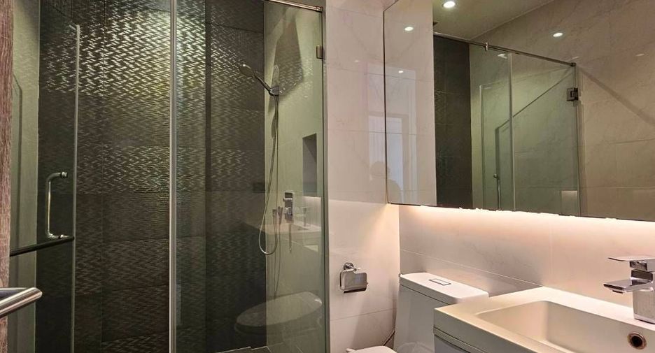 Condo en alquiler de 2 habitaciones en Phra Khanong, Bangkok
