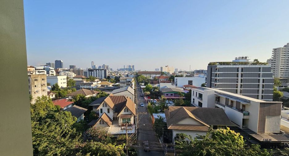 Condo en alquiler de 2 habitaciones en Phra Khanong, Bangkok
