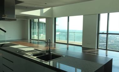 For sale 5 bedrooms condo in Yan Nawa, Bangkok