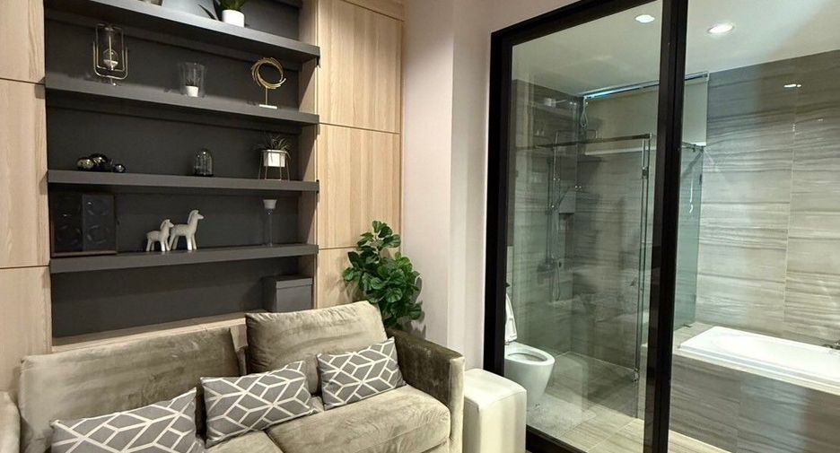 For sale 3 bedrooms townhouse in Saphan Sung, Bangkok