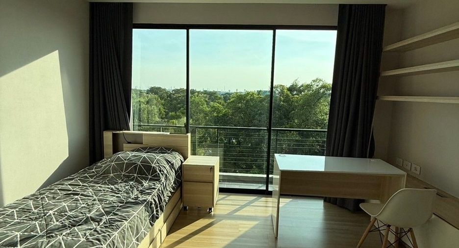 For sale 3 bedrooms townhouse in Saphan Sung, Bangkok
