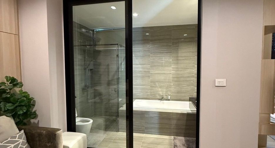 For sale 3 bedrooms townhouse in Saphan Sung, Bangkok