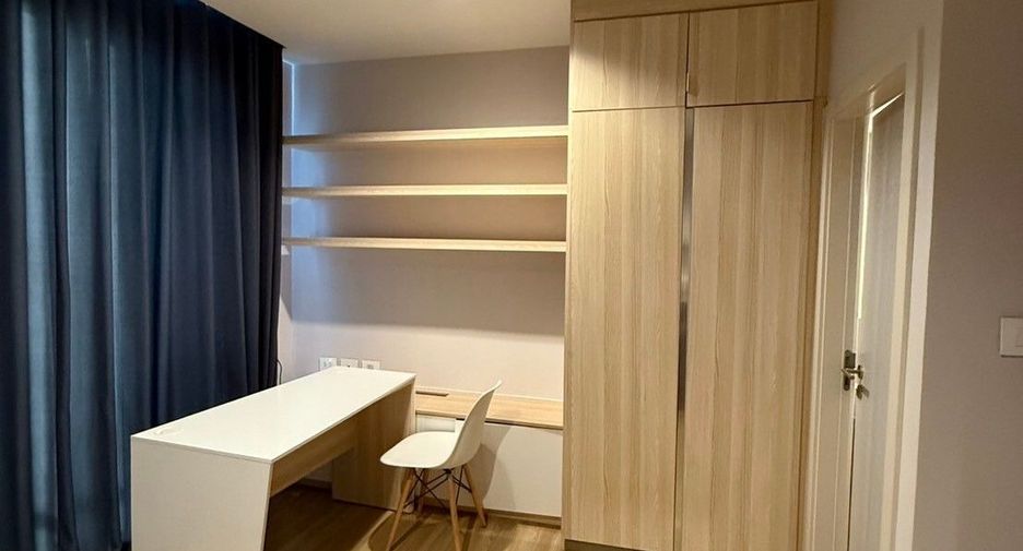 For sale 3 bedrooms townhouse in Saphan Sung, Bangkok