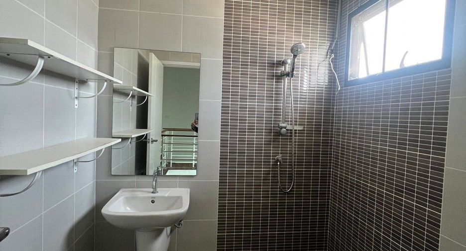 For sale 3 bedrooms house in Bang Phli, Samut Prakan