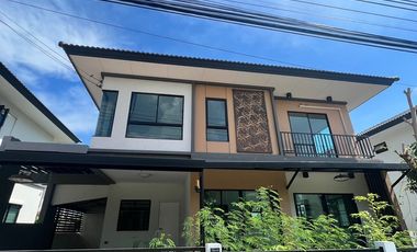 For sale 3 bedrooms house in Bang Phli, Samut Prakan