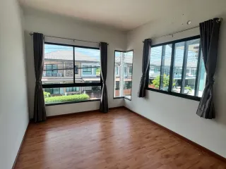 Casa en venta de 3 habitaciones en Bang Phli, Samut Prakan
