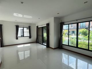 Casa en venta de 3 habitaciones en Bang Phli, Samut Prakan