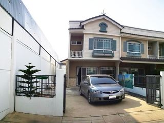 For sale and for rent 2 bedrooms townhouse in Phra Samut Chedi, Samut Prakan