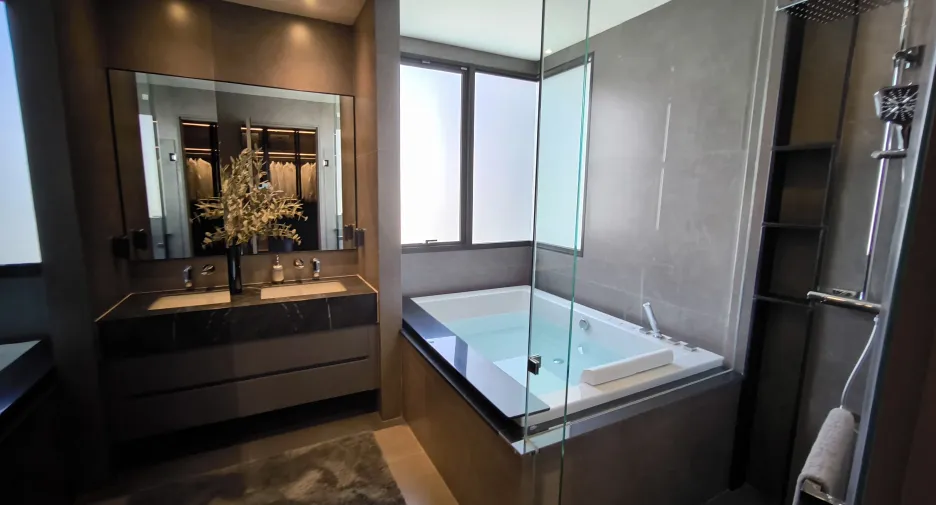 Haus zum Kauf mit 4 Zimmer in Thawi Watthana, Bangkok