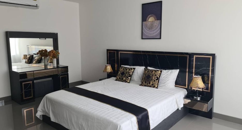 For rent 4 bedrooms villa in Mueang Phuket, Phuket