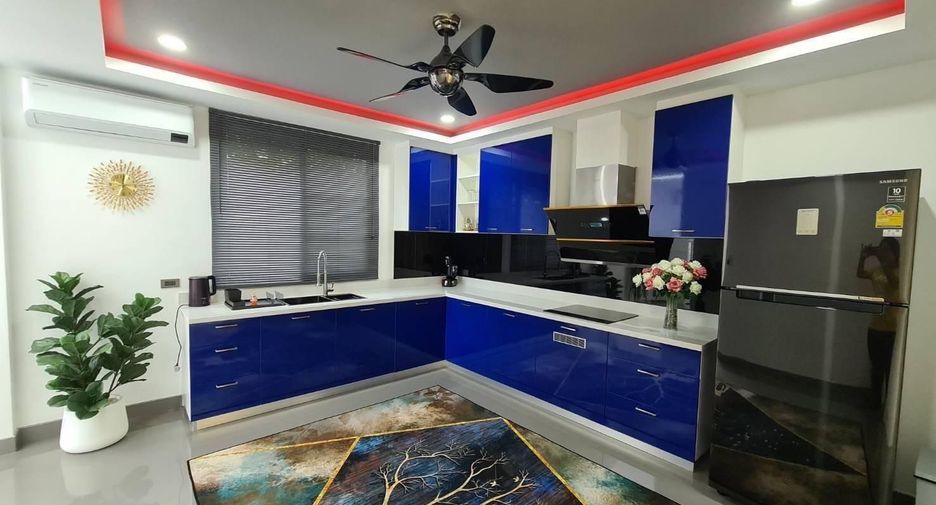 For rent 4 bedrooms villa in Mueang Phuket, Phuket