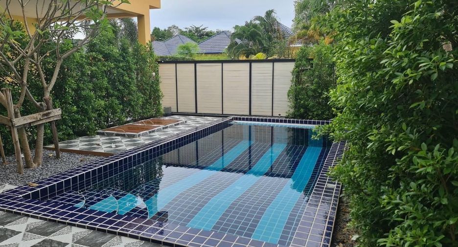 For rent 4 bedrooms villa in Mueang Phuket, Phuket