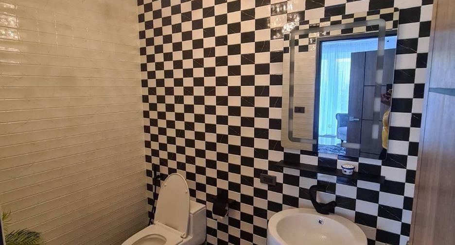 For rent 4 bedrooms villa in Mueang Phuket, Phuket