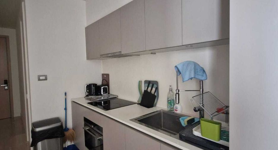 For rent 2 bedrooms condo in Khlong San, Bangkok