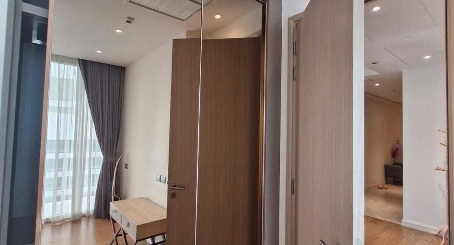 For rent 2 bedrooms condo in Khlong San, Bangkok