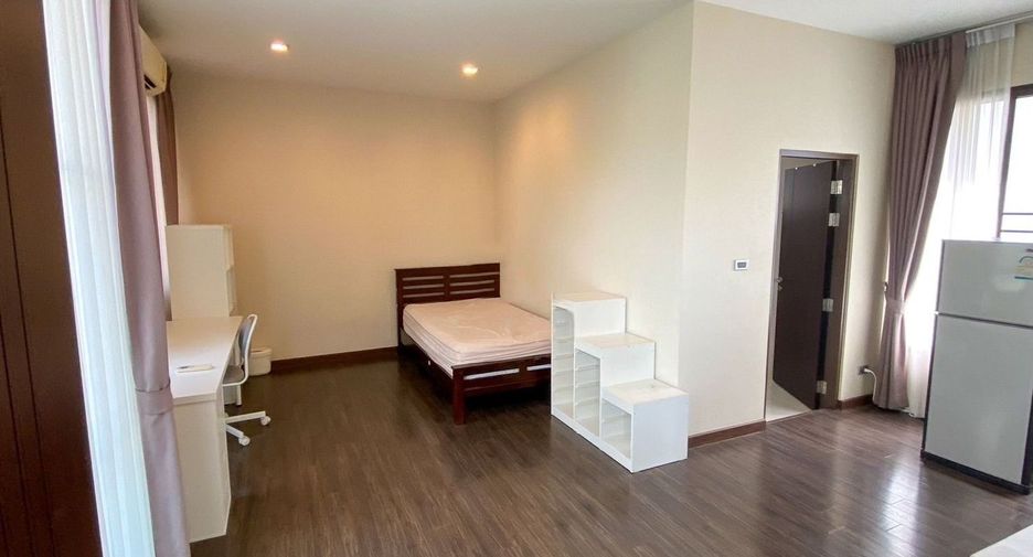 For rent 3 bedrooms house in Wang Thonglang, Bangkok