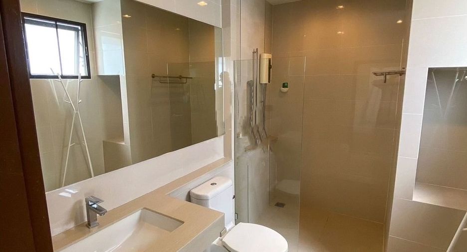 For rent 3 bedrooms house in Wang Thonglang, Bangkok